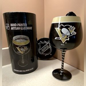 Pittsburgh Penguins NHL Wine Glass. NIB
